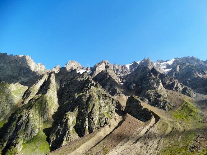 Земля огня и древних троп: Азербайджан