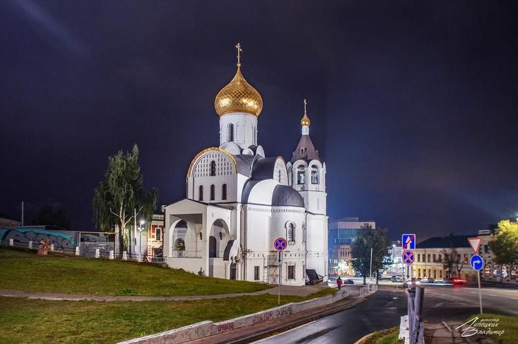 Вдоль Волги: от городских панорам до сказочных палат