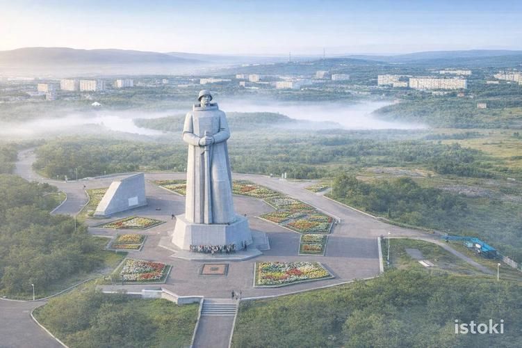 Северные огни: Мурманск, Териберка, Кировск