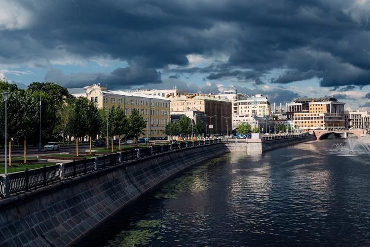 В сердце советской Москвы: от Кремля до атома