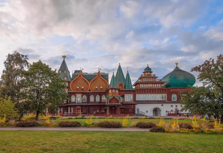 Старое и новое: диалог в архитектуре города 5 дней