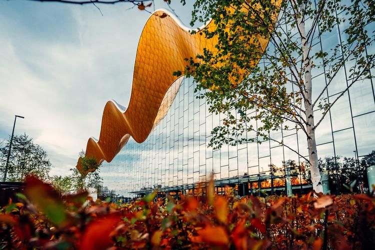 Поезд| Москва: тепло осени и дух праздника