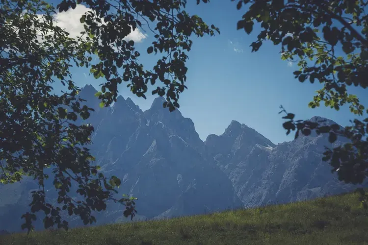 Сахалин и остров Спящих Вулканов