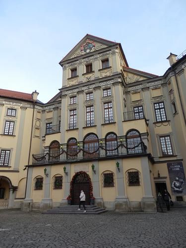 Автобус| Седой Неман: камень помнит корону